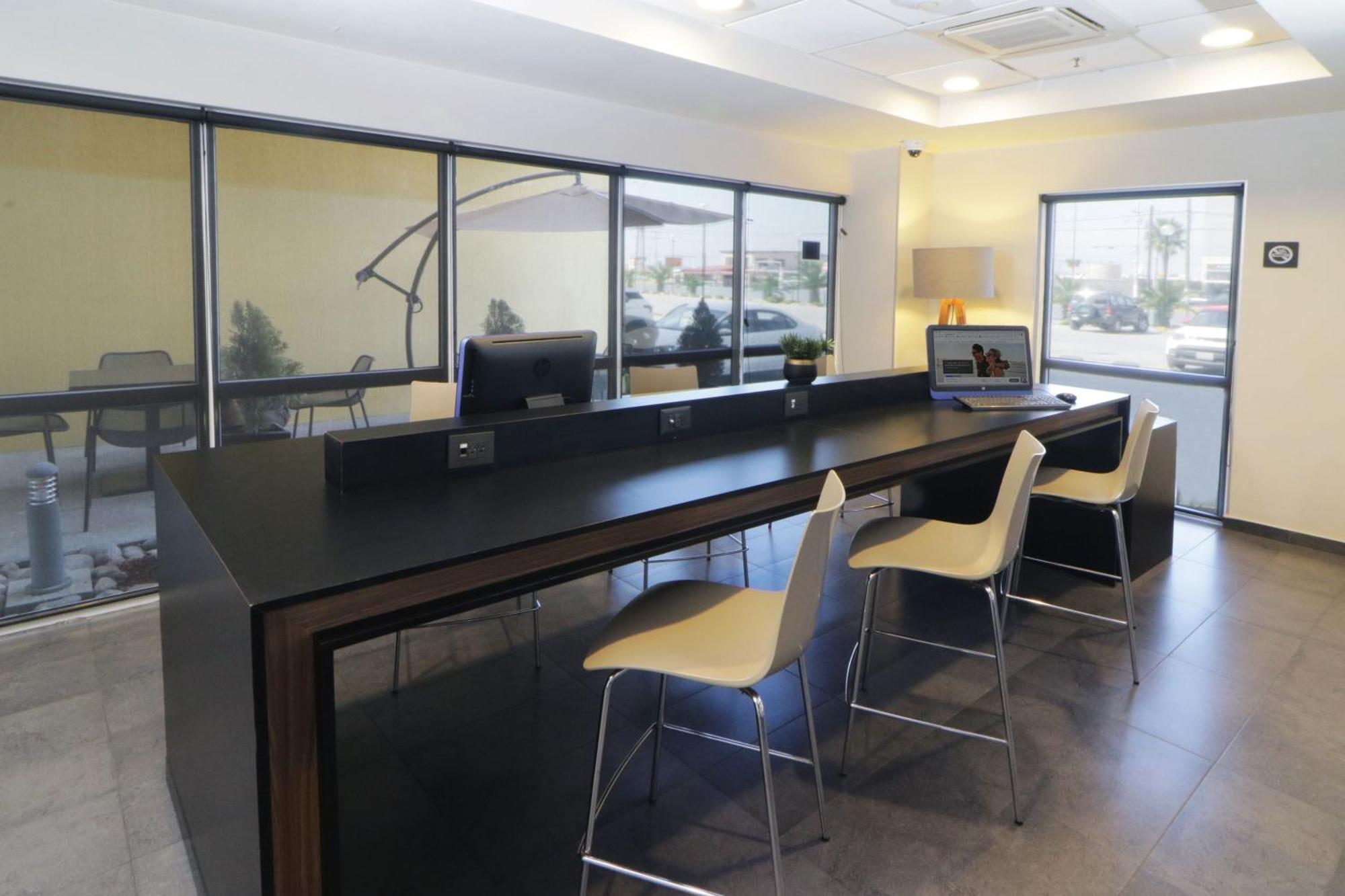 City Express By Marriott פיידראס נגראס מראה חיצוני תמונה